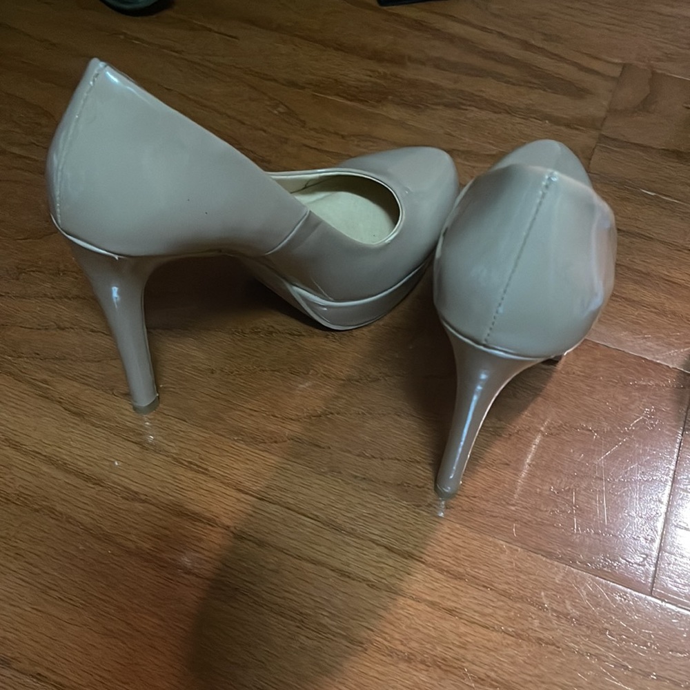 Heels - Picture 2 of 6